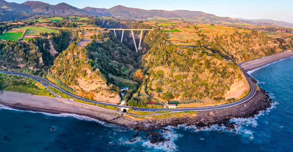 Horizon and RiverRock have acquired an 89.2% stake in Euroscut Azores, a Portuguese shadow toll road in the Azores